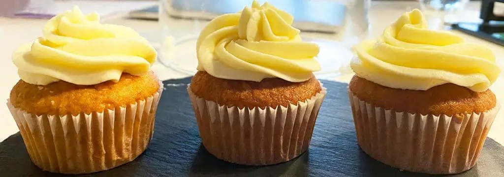 Vanilla Cupcakes with Mascarpone Cream Recipe